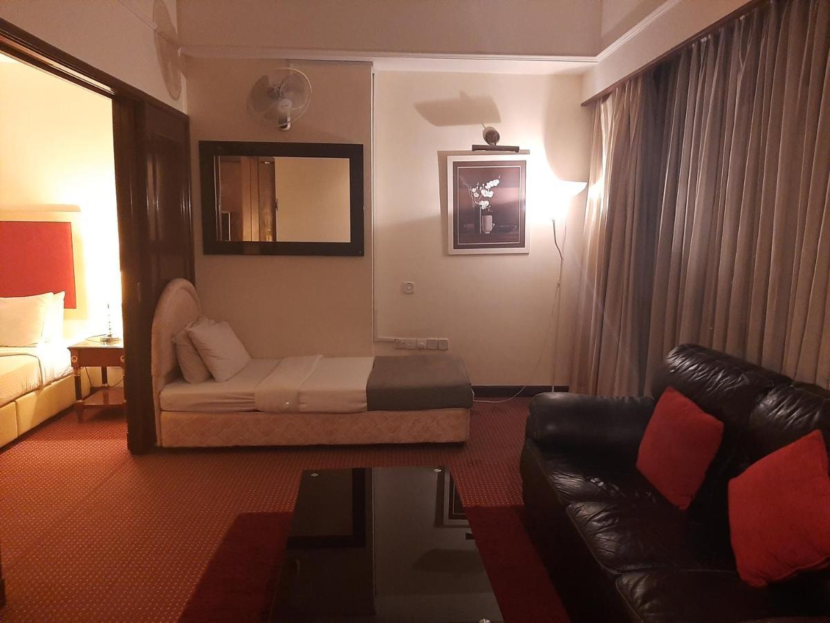 Genius Service At Times Square Pangsapuri