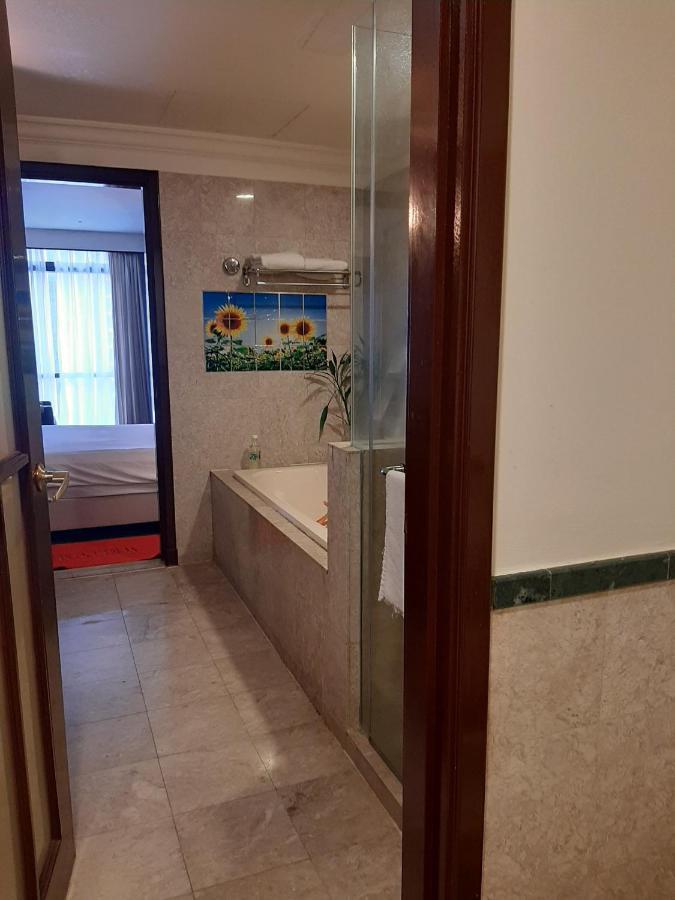 Genius Service At Times Square Apartment